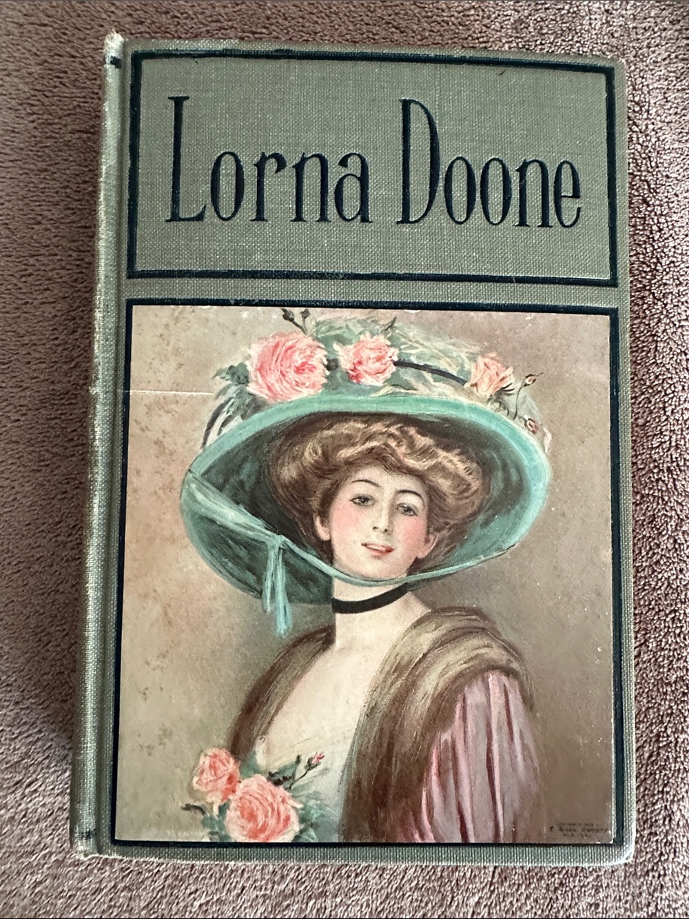 Lorna Doone Antique Book Hurst& Company  Beautiful Green Cover Lady in Hat